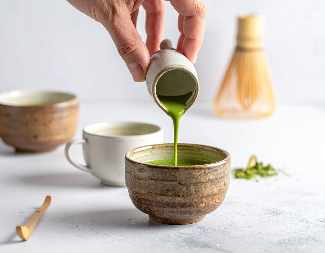 Wat is matcha en wat doet het? Alles over dit groene superpoeder - NÕMIN CHA